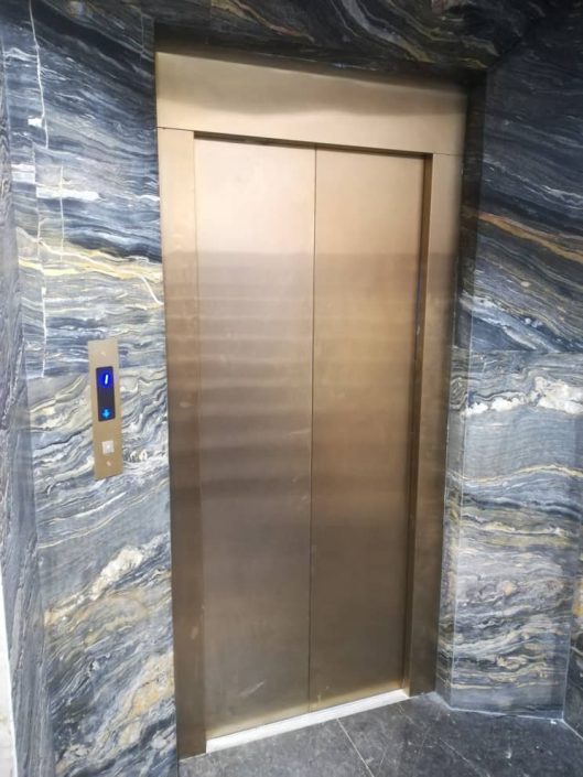 آسانسور 6 نفره مسافربر